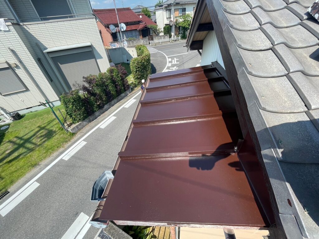 愛知県 安城市 庇塗装 瓦棒塗装 屋根工事 雨漏り ﻿雨漏り修理 屋根工事 ﻿屋根リフォーム 屋根塗装